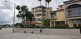 جامعة بالم بيتش أتلانتيك